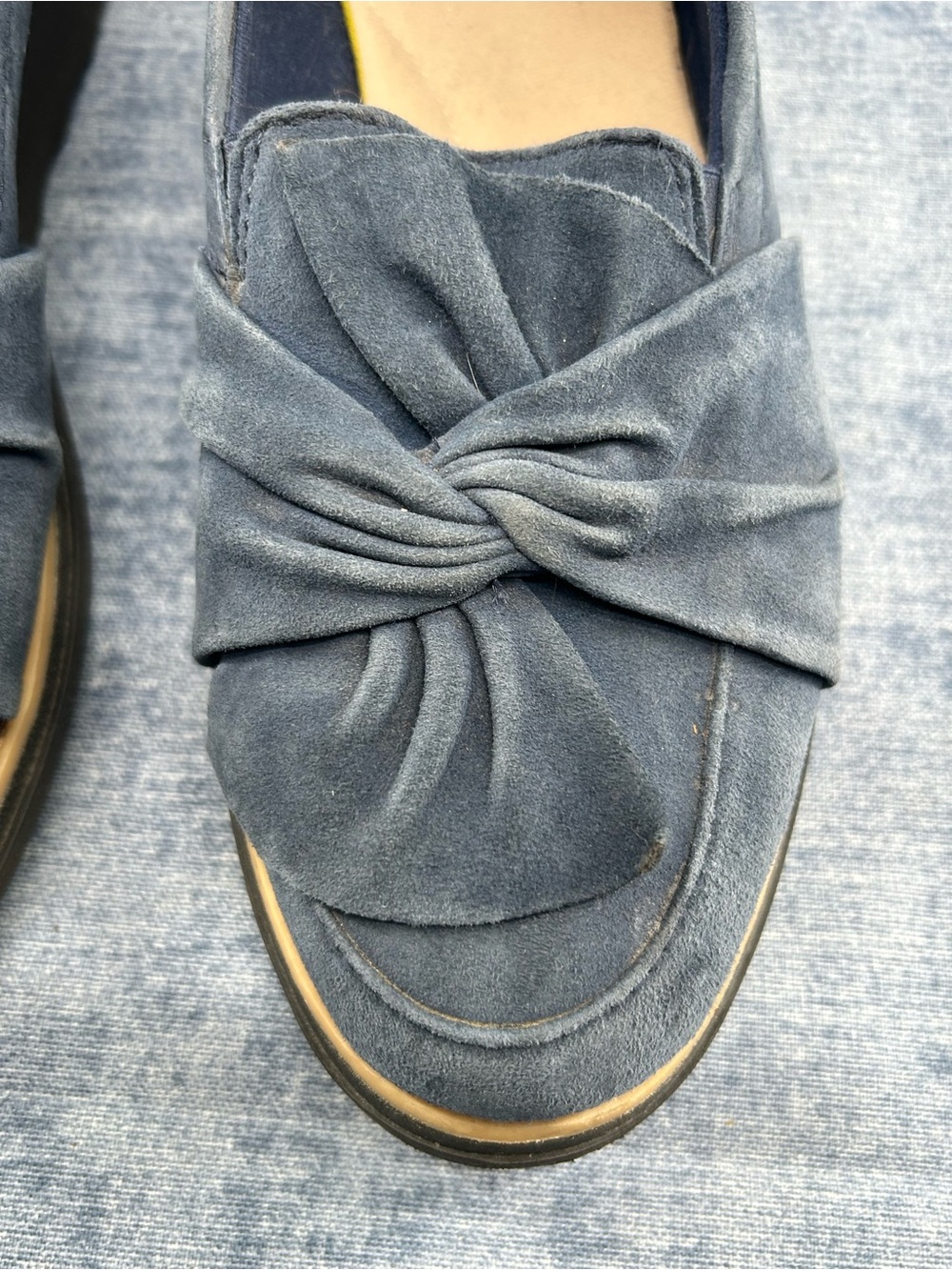 Clarks collection wedge loafers suede bow slip on navy blue sz 9M preppy chic - Picture 14 of 15